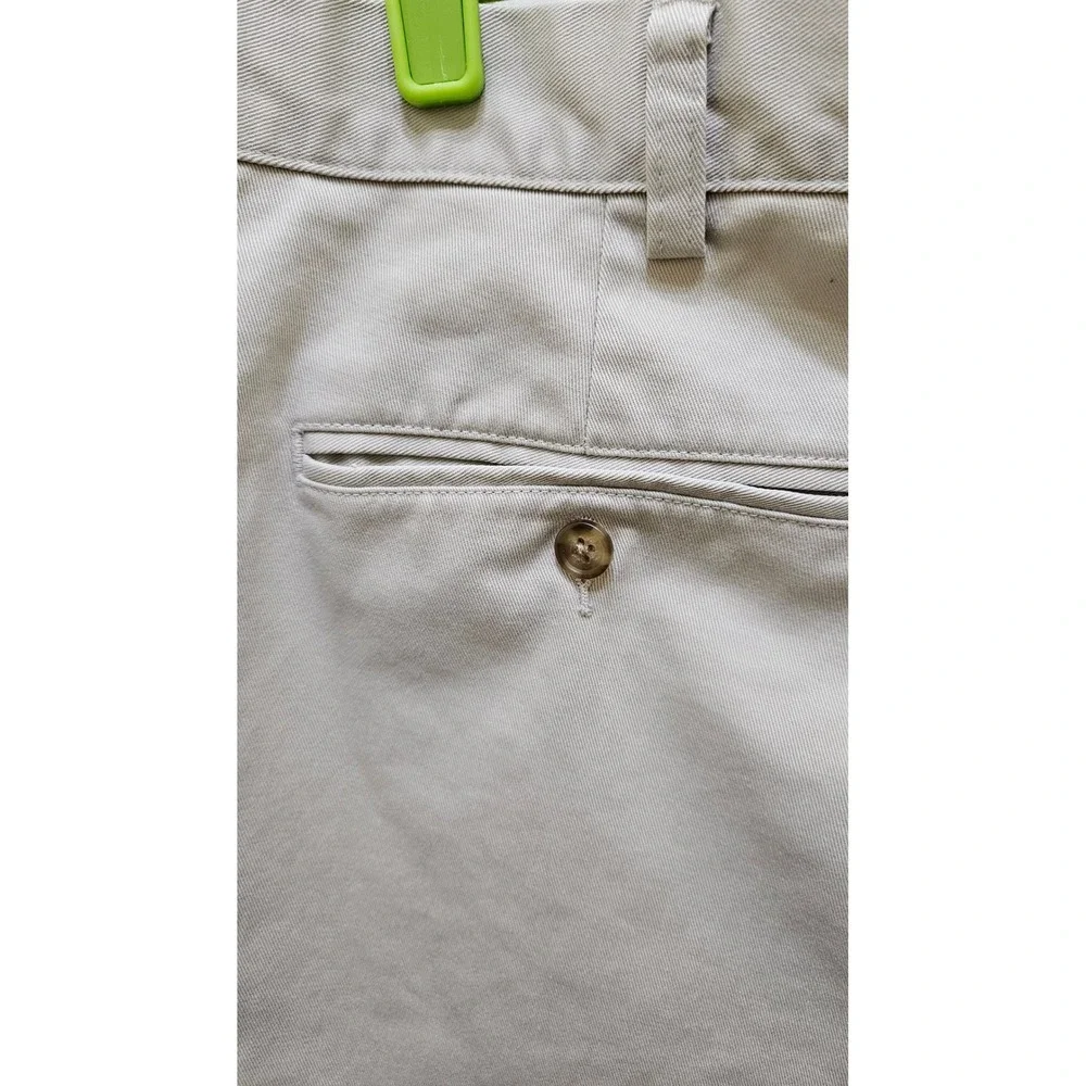 L.L. Bean Classic Fit Shorts Pleated Khaki Casual Cotton Men's Size‎ 37